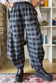Nora Brushed Cotton Gingham Classic Barrel Pant Black